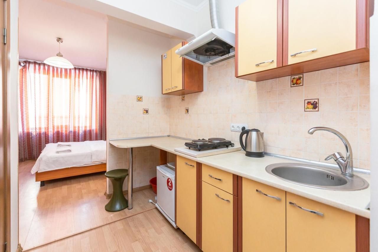 Квартира Студія Біля Оперного Театру По Вулиці Гонти 4-3А Lviv Exterior photo